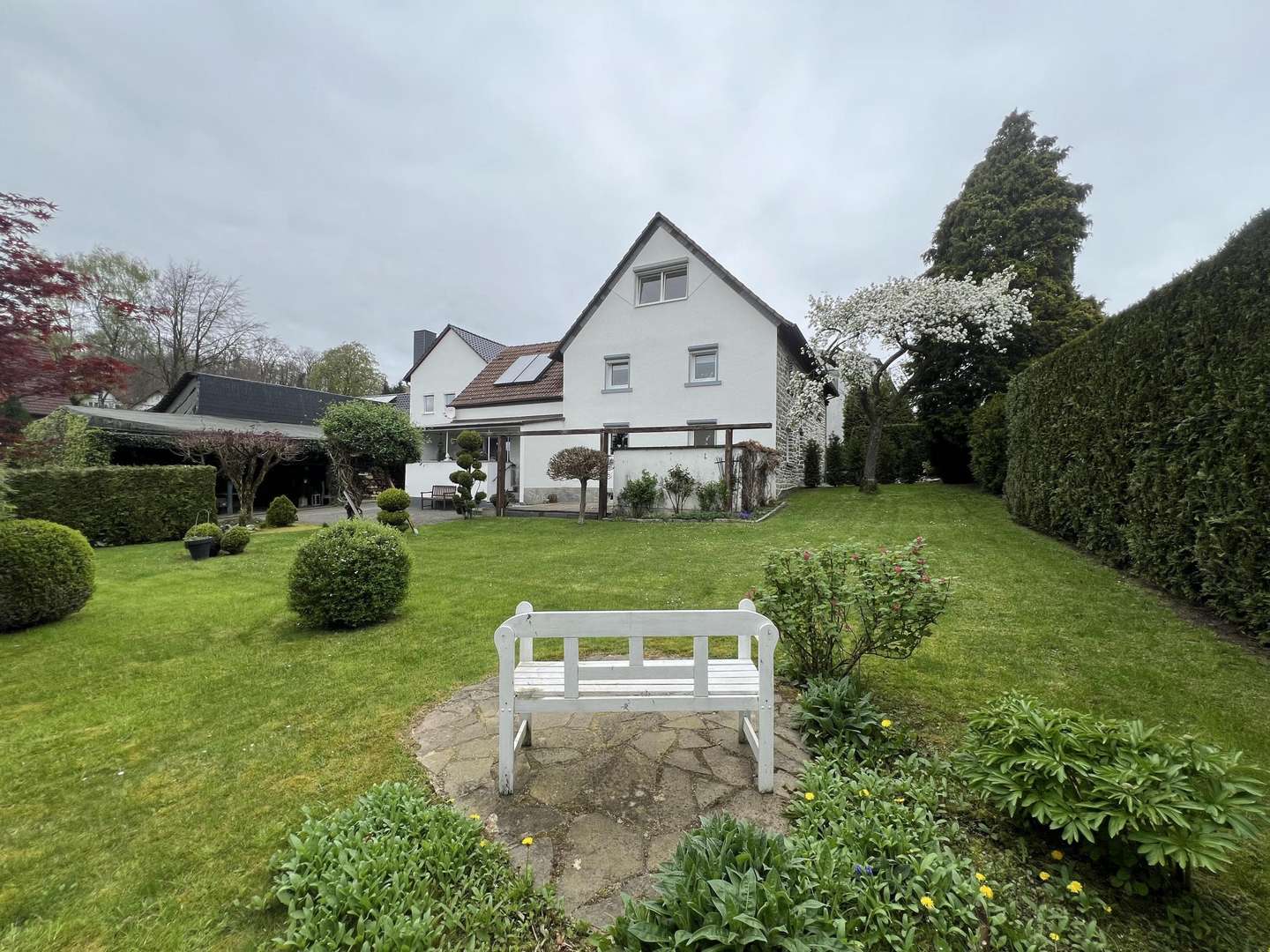 Garten Ansicht - Zweifamilienhaus in 58675 Hemer mit 260m² kaufen