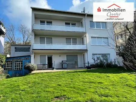 Attraktives 2-Familienhaus mit 2 Pkw-Garagen 
in beliebter ruhiger Wohnlage von Hagen-Hohenlimburg