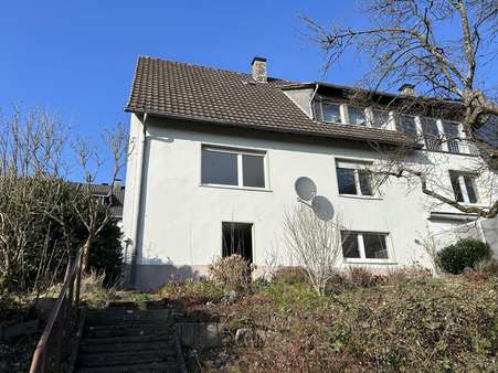 Blick vom Garten - Doppelhaushälfte in 58507 Lüdenscheid mit 137m² kaufen