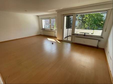 Wohn- u. Esszimmer Wohn- u. Esszimmer - Etagenwohnung in 58119 Hagen mit 80m² kaufen