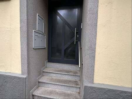 Eingangstür - Dachgeschosswohnung in 58119 Hagen mit 74m² kaufen