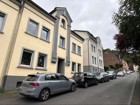 Straßenansicht Bild 2 - Dachgeschosswohnung in 58119 Hagen mit 74m² kaufen
