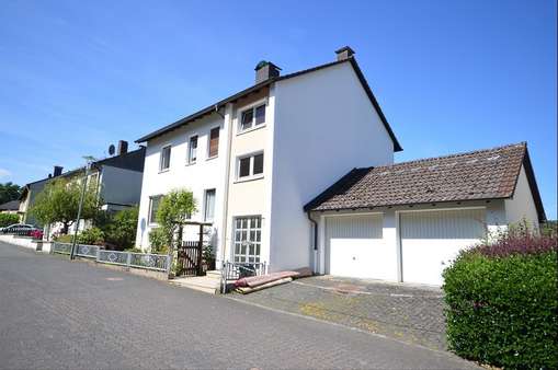 Ansicht - Zweifamilienhaus in 58515 Lüdenscheid mit 160m² kaufen