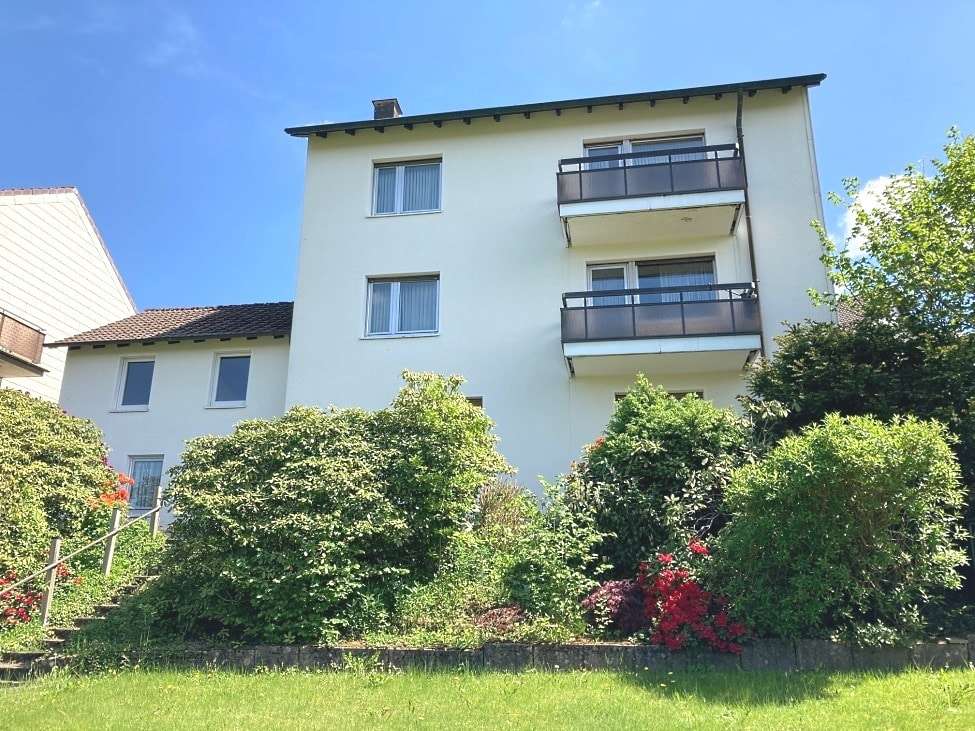 Gartenansicht - Zweifamilienhaus in 58515 Lüdenscheid mit 160m² kaufen