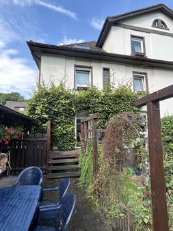 Hausansicht vom Garten Hausansicht vom Garten - Doppelhaushälfte in 58513 Lüdenscheid mit 146m² kaufen