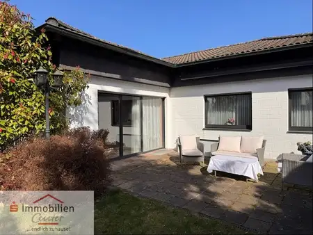 Walmdach-Bungalow mit Pkw-Garage und Carport 
in sehr guter Lage von Herdecke-Westende
