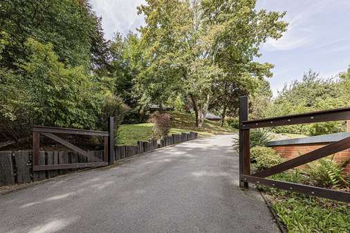 Zufahrt Zufahrt - Einfamilienhaus in 58135 Hagen mit 158m² kaufen