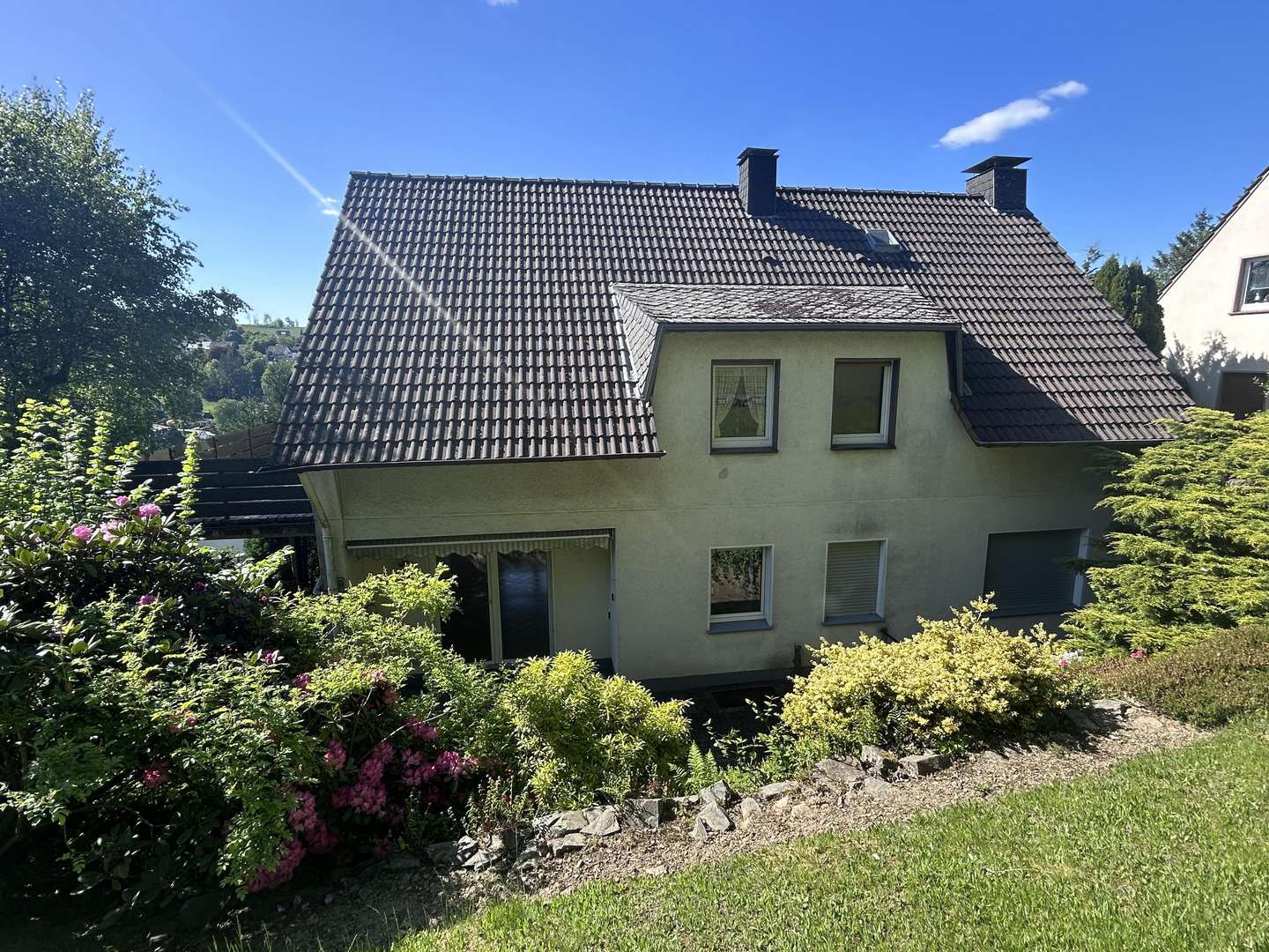 Ansicht vom Garten Ansicht vom Garten - Zweifamilienhaus in 58579 Schalksmühle mit 153m² kaufen