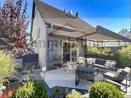 Terrasse mit Markise Bild 1 - Doppelhaushälfte in 58119 Hagen mit 90m² kaufen