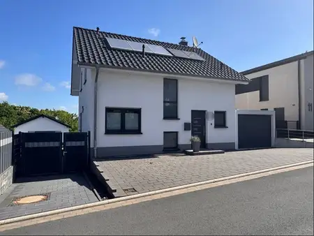 Modernes freistehendes Einfamilienhaus mit Pkw-Garage 
in ruhiger guter Lage von Hagen-Vorhalle