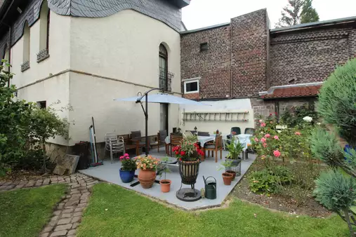 MFH + WOHNHAUS mit Terrasse und Garten: Attraktives GEBÄUDE-DUO in Witten!