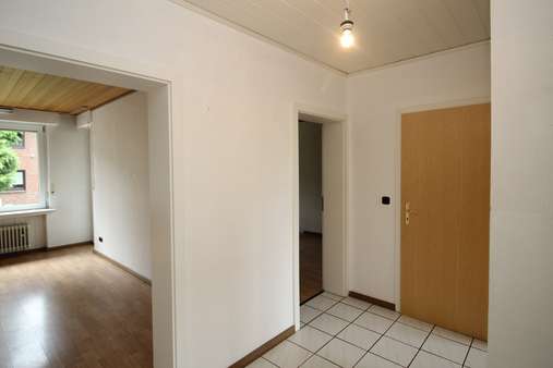 EINGANGSBEREICH, BLICK IN DIE WEITEREN RÄUME EINGANGSBEREICH, BLICK IN DIE WEITEREN RÄUME - Erdgeschosswohnung in 58454 Witten mit 60m² kaufen