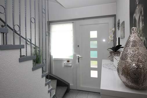 EG HAUSEINGANGSBEREICH, erste Perspektive EG HAUSEINGANGSBEREICH, erste Perspektive - Reihenendhaus in 58455 Witten mit 167m² kaufen