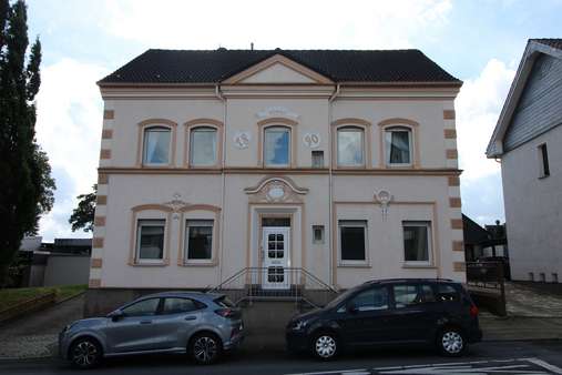 STRASSENSEITIGE ANSICHT  - Mehrfamilienhaus in 58455 Witten mit 265m² kaufen