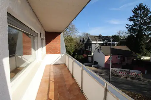 ATTRAKTIVE ETW | MIT EINEM GROSSZÜGIGEN BALKON + PKW-STELLPLATZ |BOCHUM-LANGENDREER, ZENTRALE LAGE
