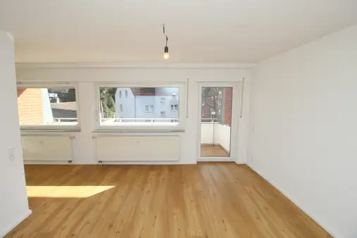 ATTRAKTIVE ETW | MIT EINEM GROSSZÜGIGEN BALKON + PKW-STELLPLATZ |BOCHUM-LANGENDREER, ZENTRALE LAGE