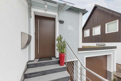 Hauseingang - Doppelhaushälfte in 58256 Ennepetal mit 132m² kaufen