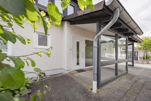 Hauseingang - Doppelhaushälfte in 58256 Ennepetal mit 238m² kaufen