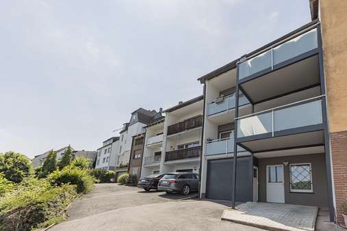 Zufahrt Garage - Reihenmittelhaus in 58285 Gevelsberg mit 135m² kaufen