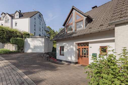Außenansicht Außenansicht - Doppelhaushälfte in 58256 Ennepetal mit 143m² kaufen