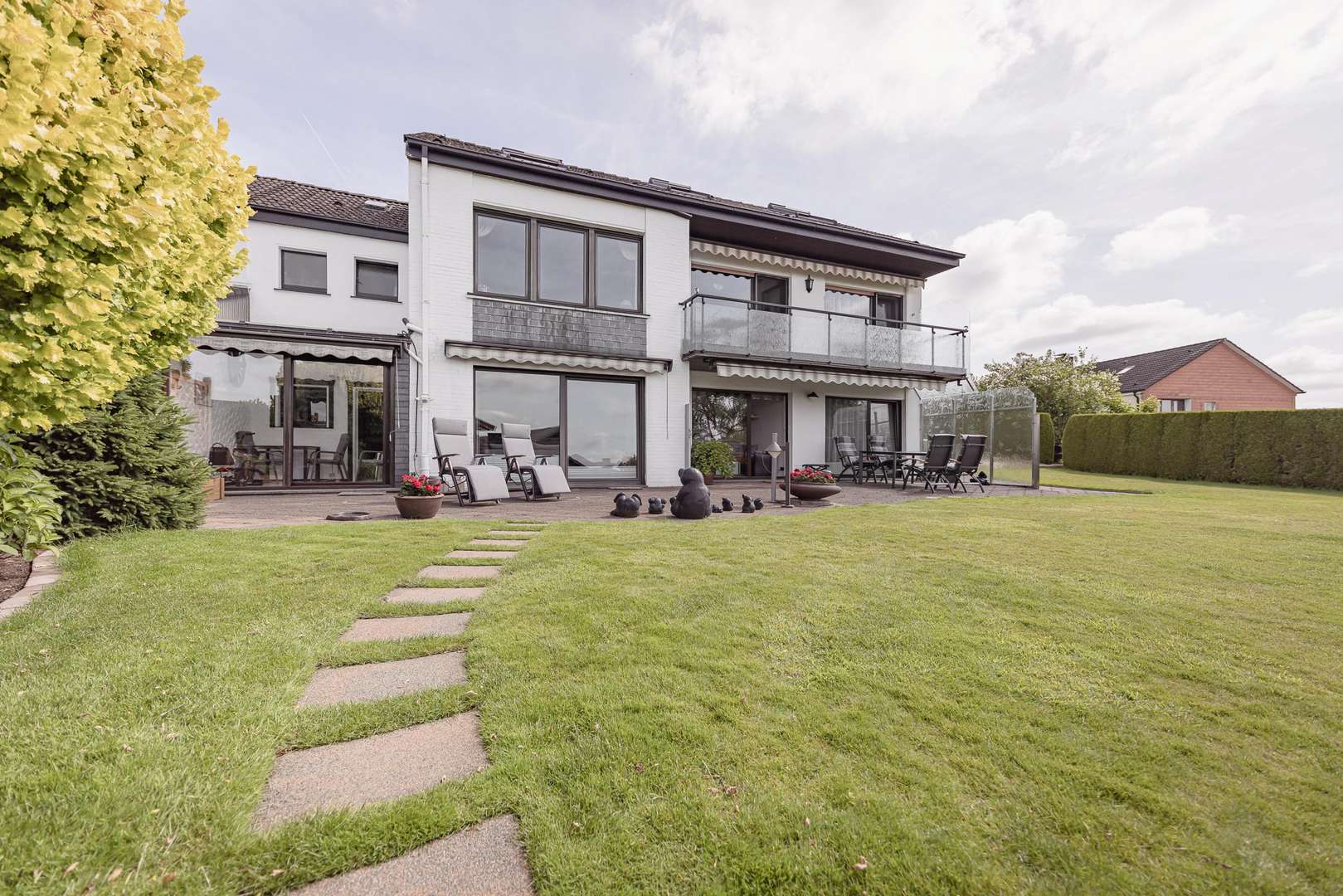 Rückansicht Rückansicht - Zweifamilienhaus in 58256 Ennepetal mit 148m² kaufen