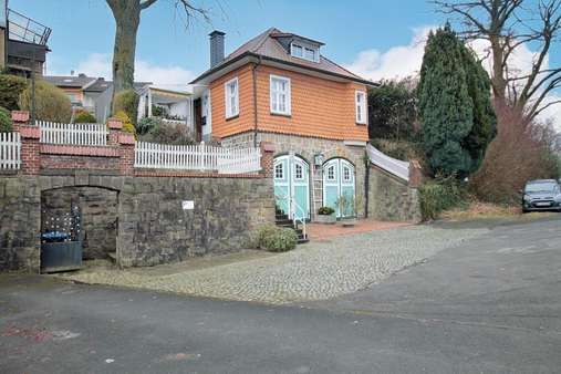 Chauffeurshaus - Zweifamilienhaus in 58300 Wetter mit 324m² kaufen