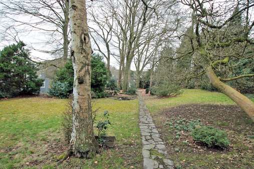 Gartenimpressionen - Zweifamilienhaus in 58300 Wetter mit 324m² kaufen