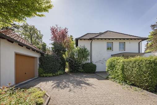Außenansicht - Zuweg - Villa in 58256 Ennepetal mit 224m² kaufen