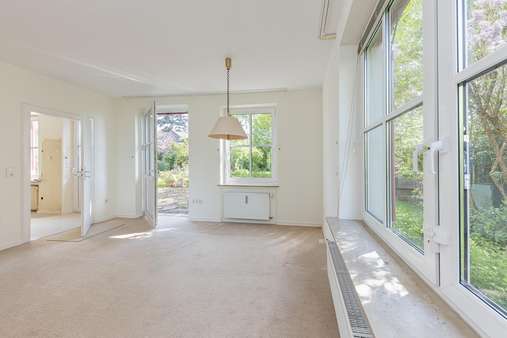 Wohnbereich mit Zugang zum Garten - Villa in 58256 Ennepetal mit 224m² kaufen