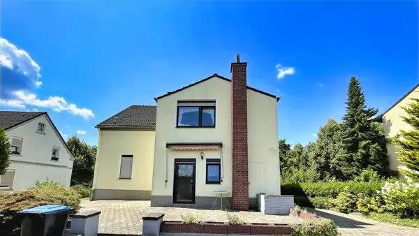 Zweifamilienhaus mit großem Grundstück in Hattingen-Winz-Baak – Platz für Ideen, Raum für Neues
