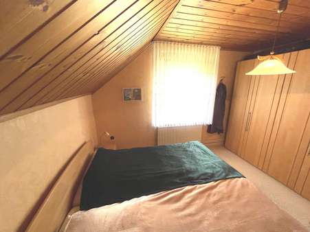 Schlafzimmer DG Schlafzimmer DG - Zweifamilienhaus in 45529 Hattingen mit 192m² kaufen