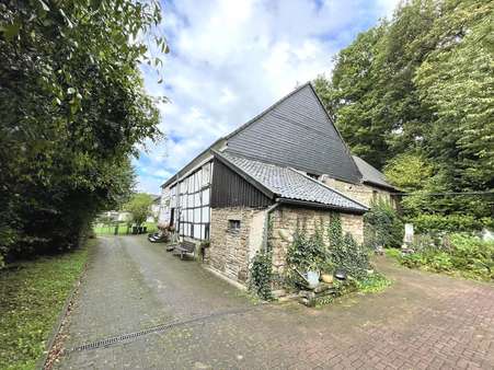 Aussenansicht Aussenansicht - Zweifamilienhaus in 45549 Sprockhövel mit 235m² kaufen