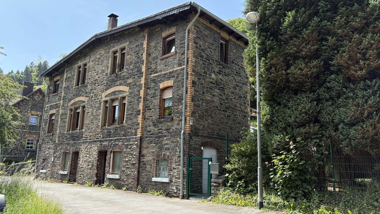 Hausansicht von der Straße Hausansicht von der Straße - Einfamilienhaus in 58791 Werdohl mit 121m² kaufen