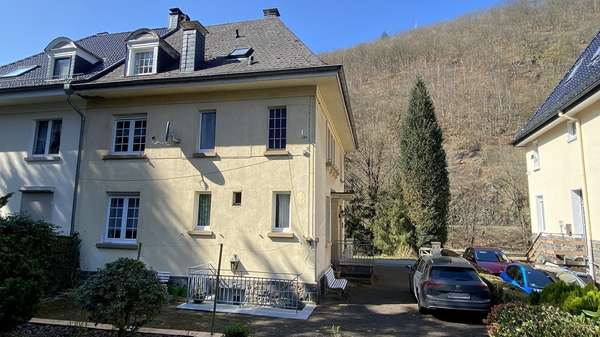 Rückseite des Hauses - Doppelhaushälfte in 58762 Altena mit 206m² kaufen