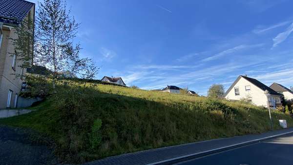Höllensteiner Weg - Grundstück in 58762 Altena mit 438m² günstig kaufen