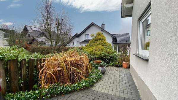 Weg ums Haus - Einfamilienhaus in 58809 Neuenrade mit 134m² kaufen