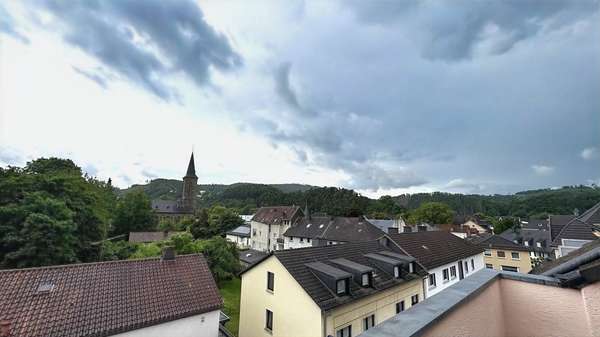 Blick vom Balkon Blick vom Balkon - Dachgeschosswohnung in 58791 Werdohl mit 69m² kaufen