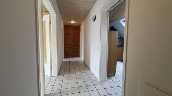Flur Flur - Dachgeschosswohnung in 58791 Werdohl mit 69m² kaufen