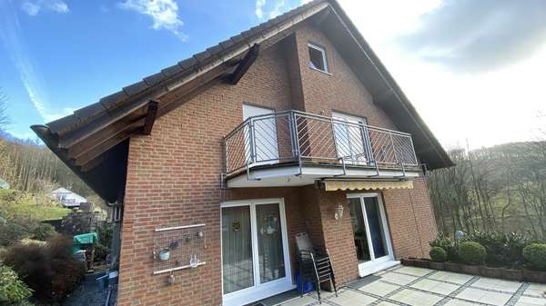Hausansicht - Zweifamilienhaus in 58762 Altena mit 163m² kaufen