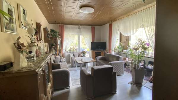 Wohnzimmer OG - Mehrfamilienhaus in 58762 Altena mit 206m² kaufen