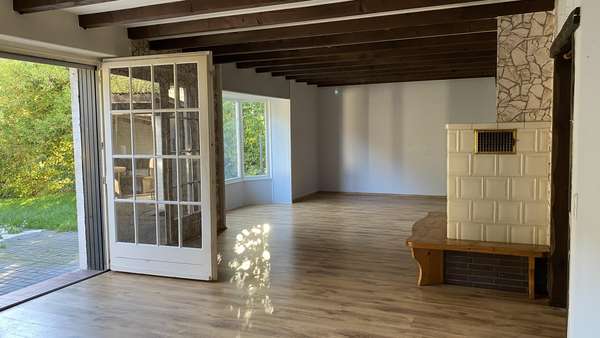 Wohnzimmer - Einfamilienhaus in 58840 Plettenberg mit 122m² günstig kaufen