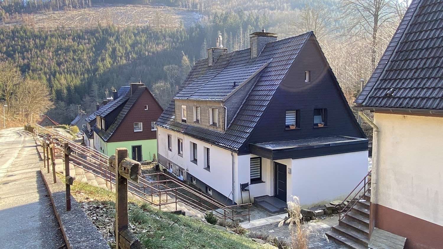 Hausansicht - Doppelhaushälfte in 58762 Altena mit 101m² kaufen