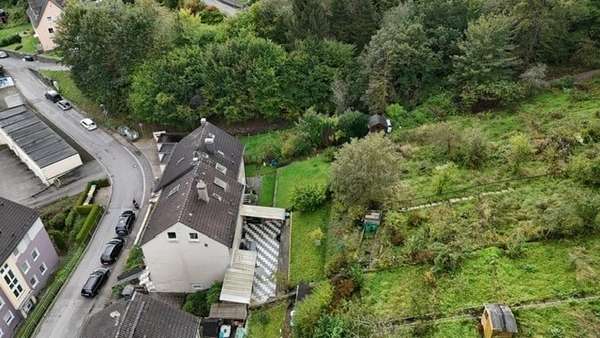 Hausansicht - Zweifamilienhaus in 58762 Altena mit 169m² kaufen