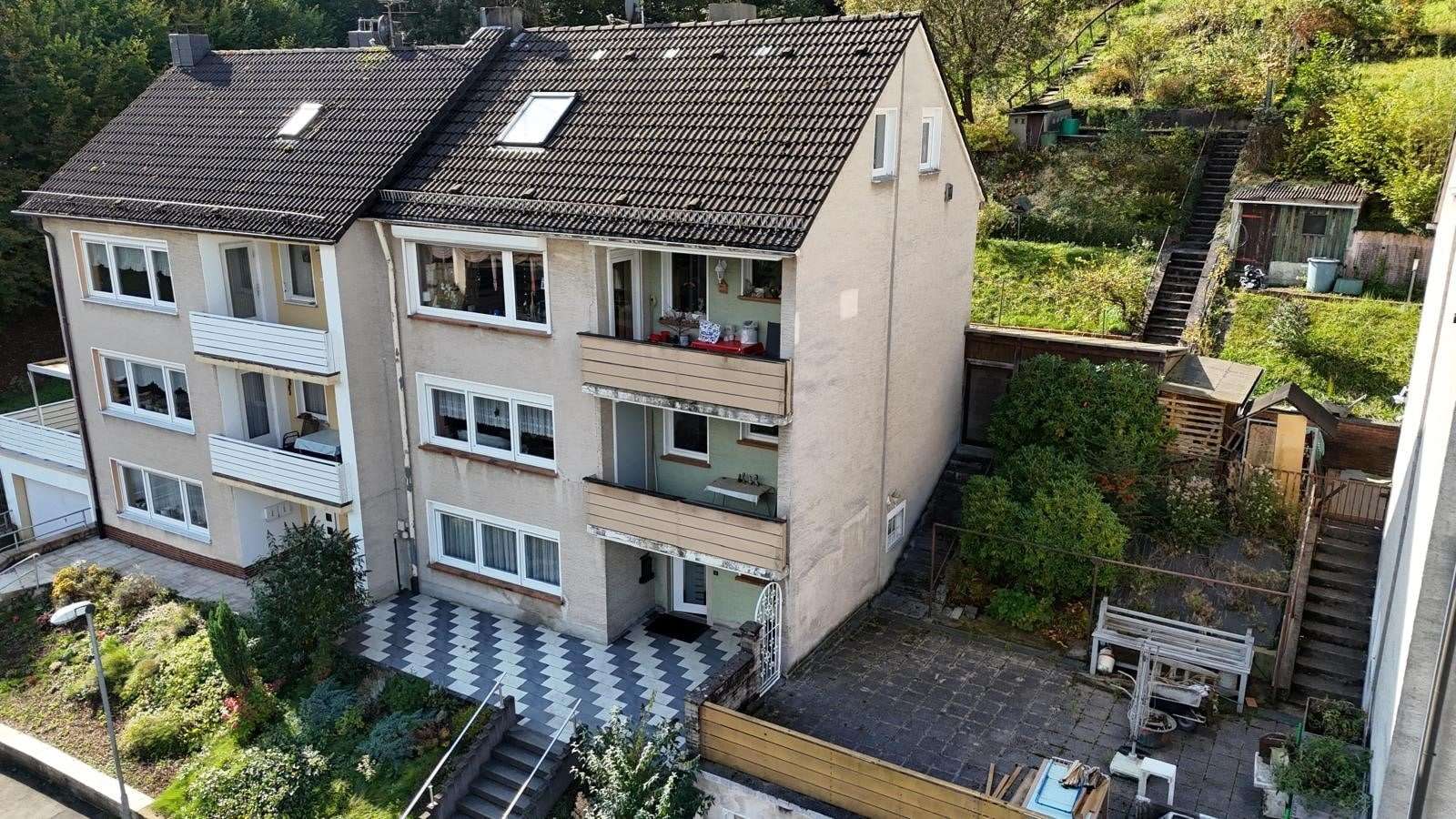 Hausansicht - Zweifamilienhaus in 58762 Altena mit 169m² kaufen