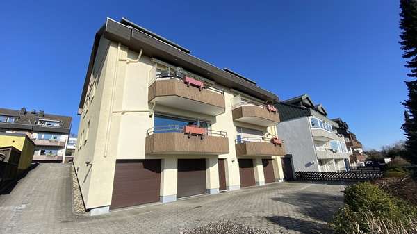 Hausansicht - Etagenwohnung in 58809 Neuenrade mit 65m² kaufen