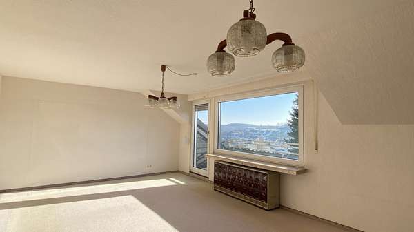 Wohnzimmer - Etagenwohnung in 58809 Neuenrade mit 65m² kaufen