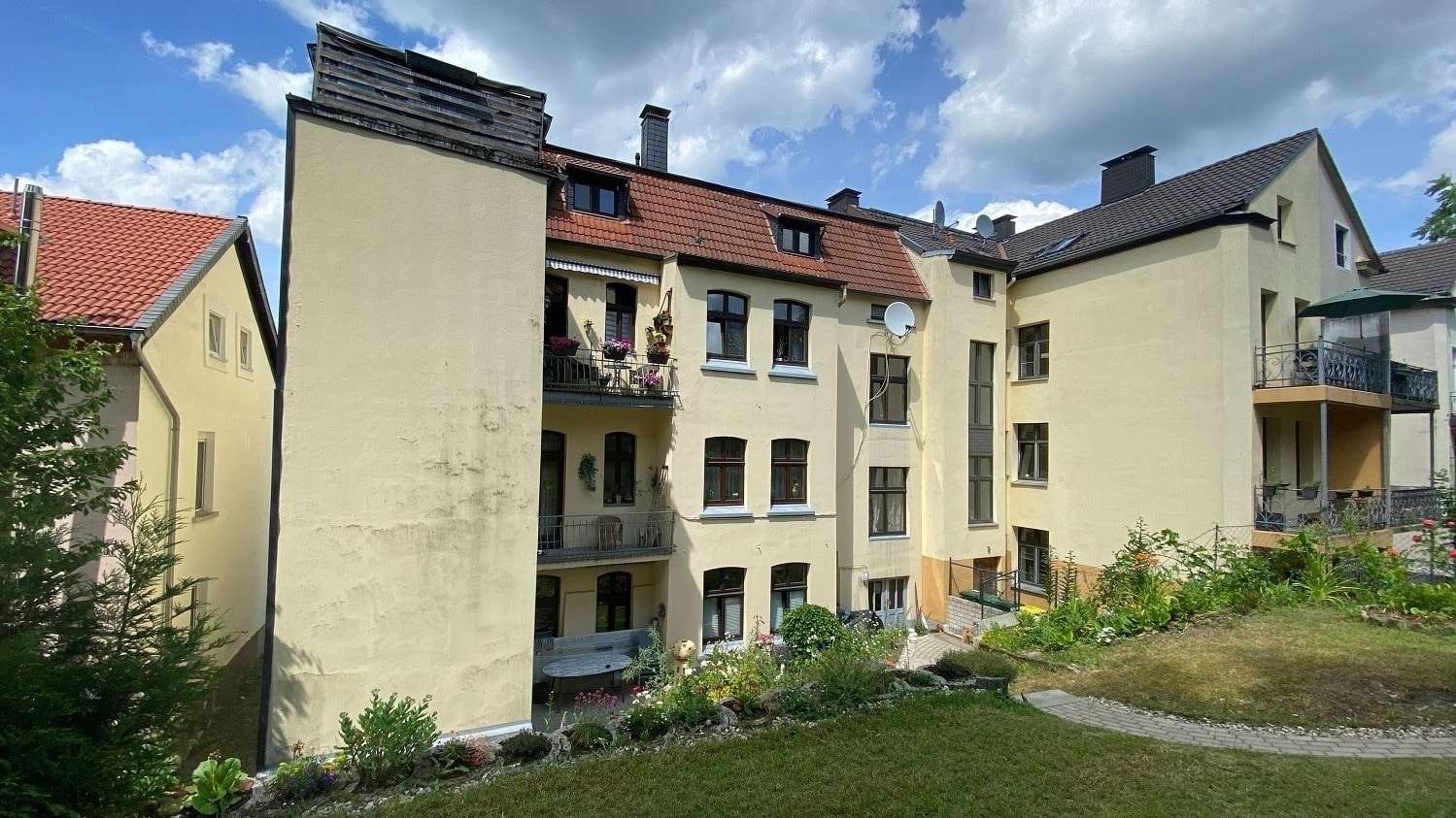 Hausansicht - Dachgeschosswohnung in 58511 Lüdenscheid mit 104m² kaufen