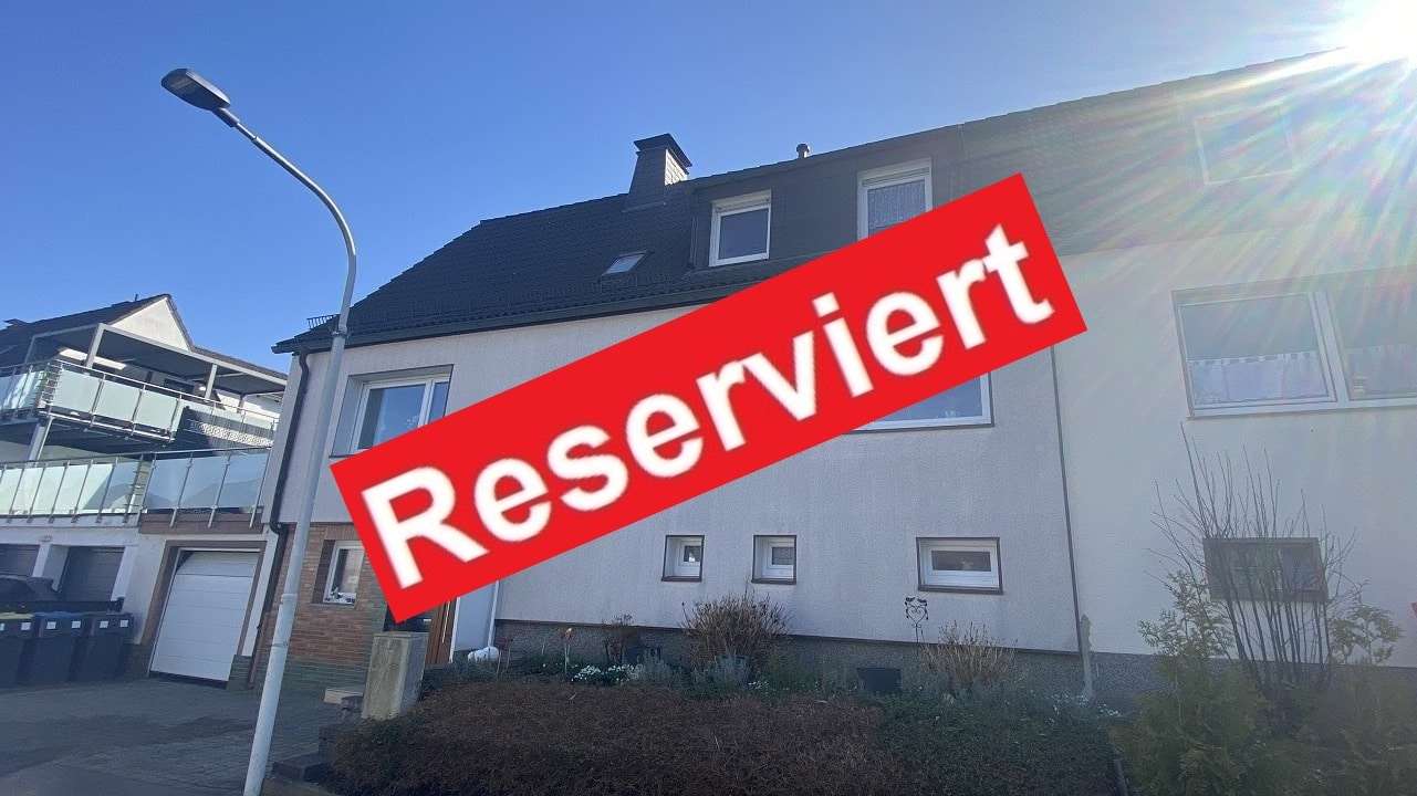 Hausansicht - Doppelhaushälfte in 58840 Plettenberg mit 160m² kaufen