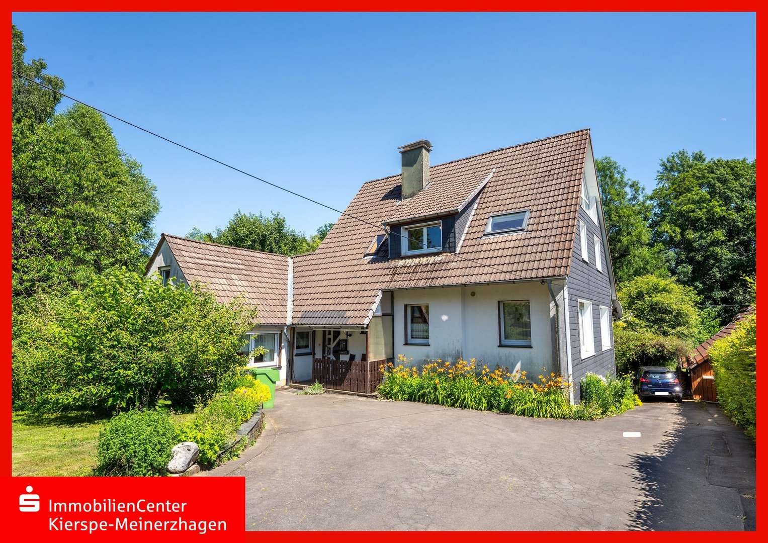Hofeinfahrt/Frontansicht Hofeinfahrt/Frontansicht - Zweifamilienhaus in 58540 Meinerzhagen mit 142m² kaufen