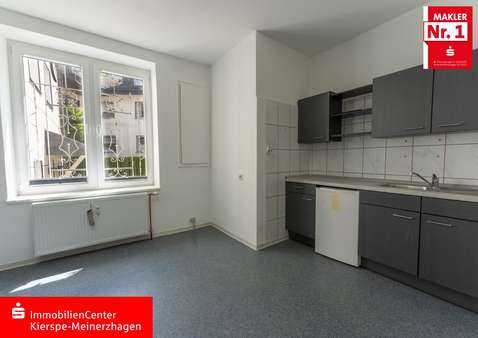 Küche Gewerbefläche - Zweifamilienhaus in 58540 Meinerzhagen mit 180m² kaufen